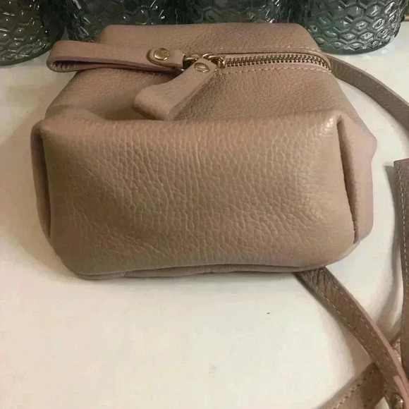 Vera Pelle leather blush color crossbody bag - Picture 5 of 6
